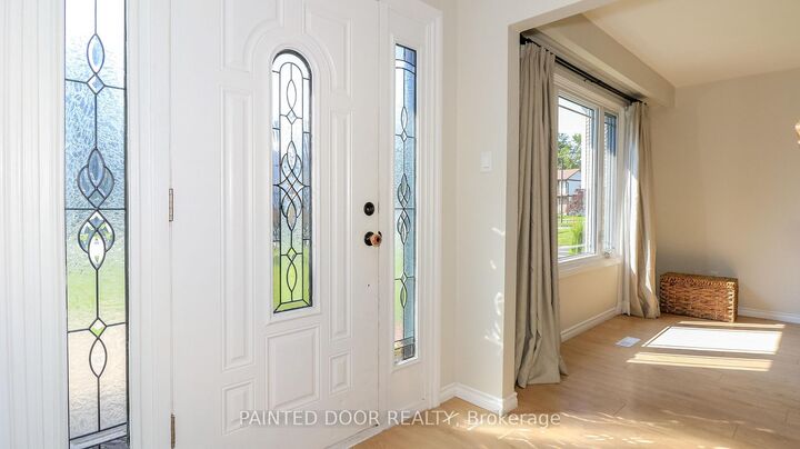 Property Photo:  105 Oren Boulevard  ON L4N 4M3 