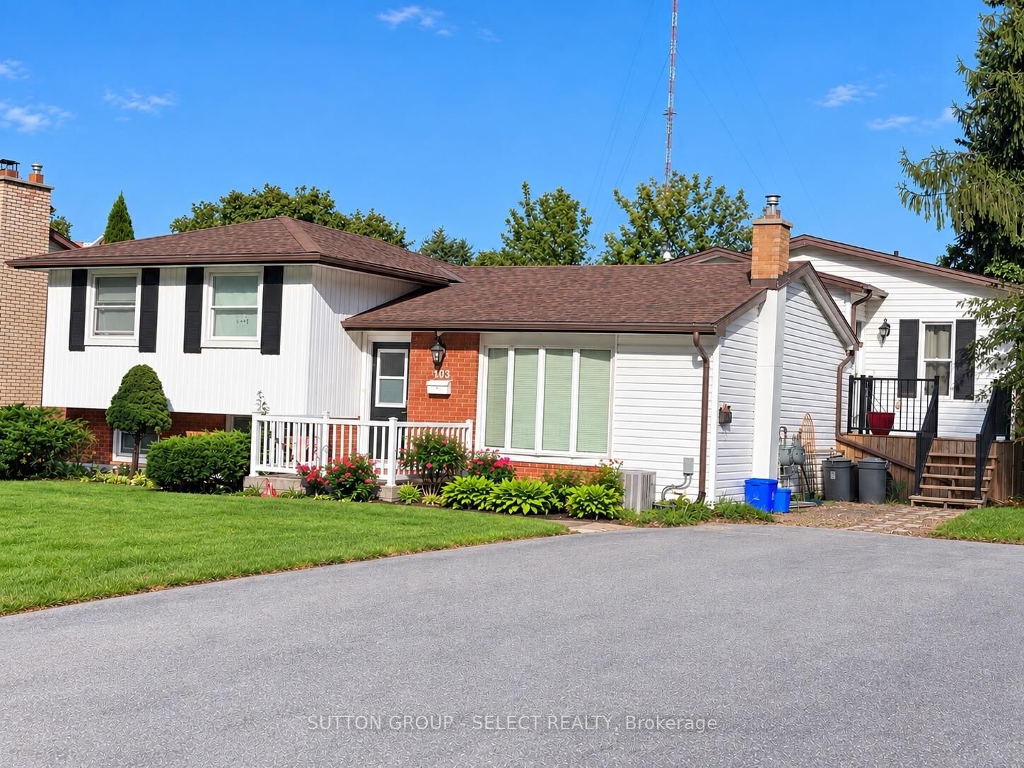 Property Photo:  103 Westbury Avenue  ON N6J 3G3 