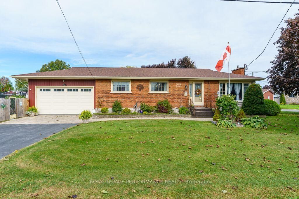 Property Photo:  1001 Edythe Avenue  ON K6J 1N8 