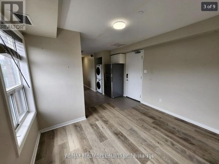 Property Photo:  826 Bloor Street 401  ON M6G 1L9 