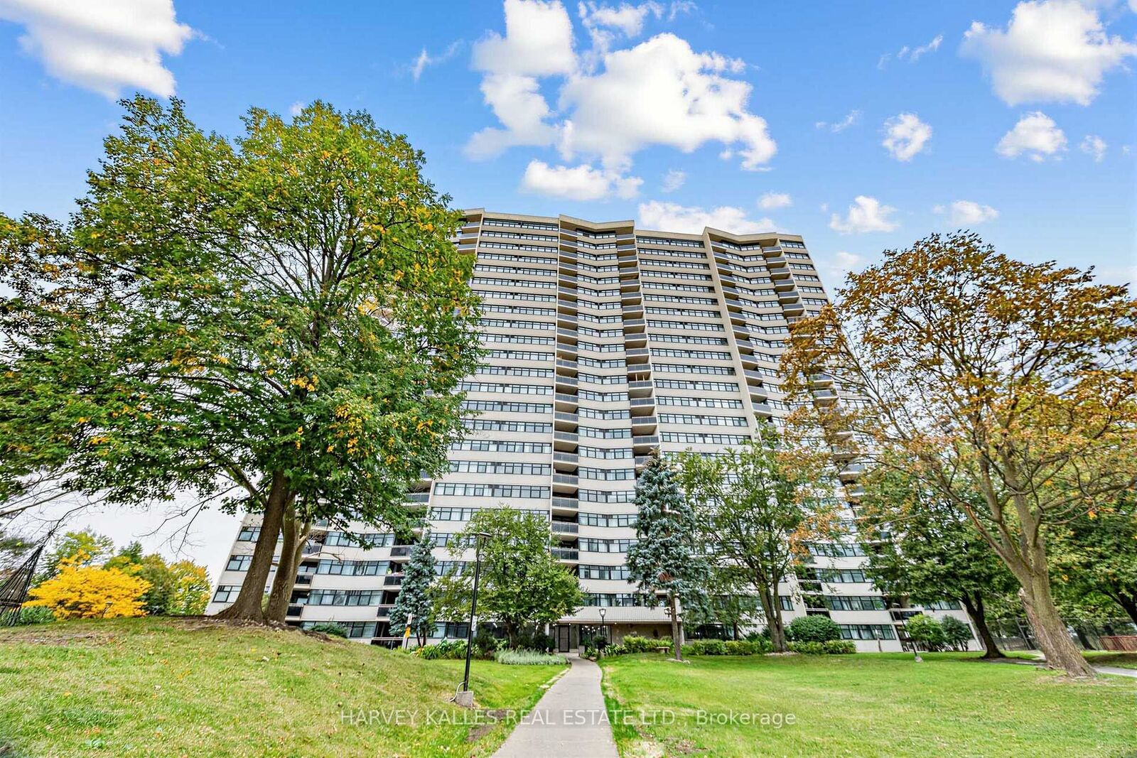 Property Photo: 100 Echo Point 1801 ON M1W 2V2