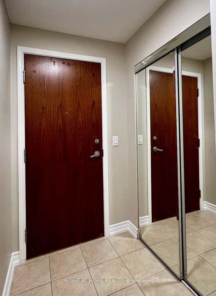 Property Photo: 4090 Living Arts Drive 607 ON L5B 4M8