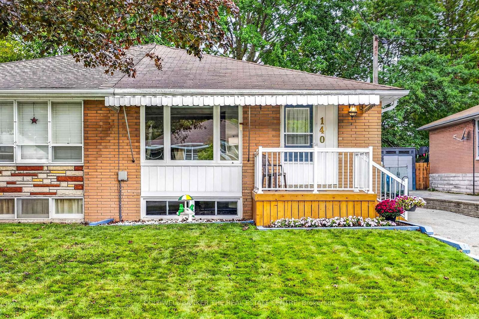 Property Photo:  140 Willow Lane  ON L3Y 4J3 