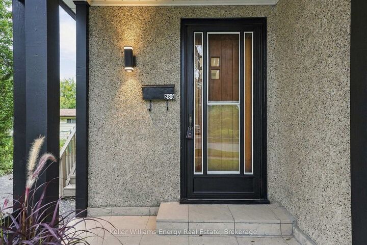 Property Photo:  286 Gliddon Avenue  ON L1H 1Z3 