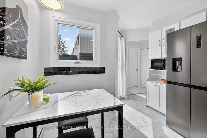 Property Photo:  42 Compata Way 28  ON K1B 4W9 