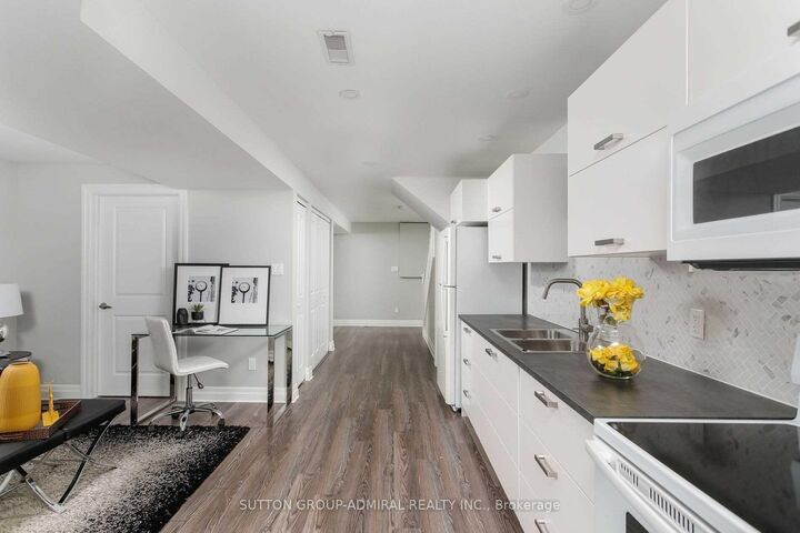 Property Photo:  278 Armadale Avenue Bsmnt  ON M6S 3X4 