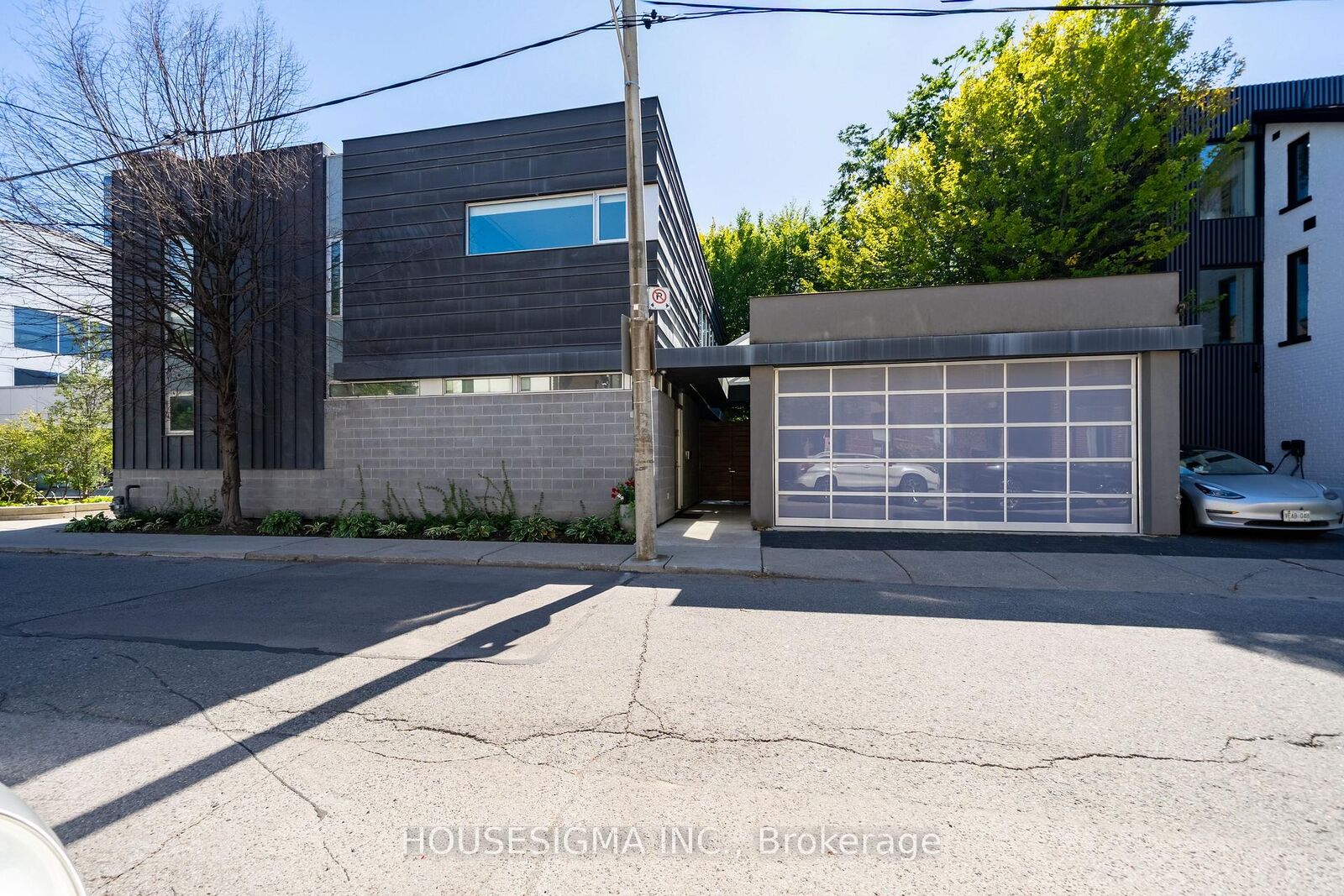 Property Photo: 11 Bishop Street ON M5R 1N3