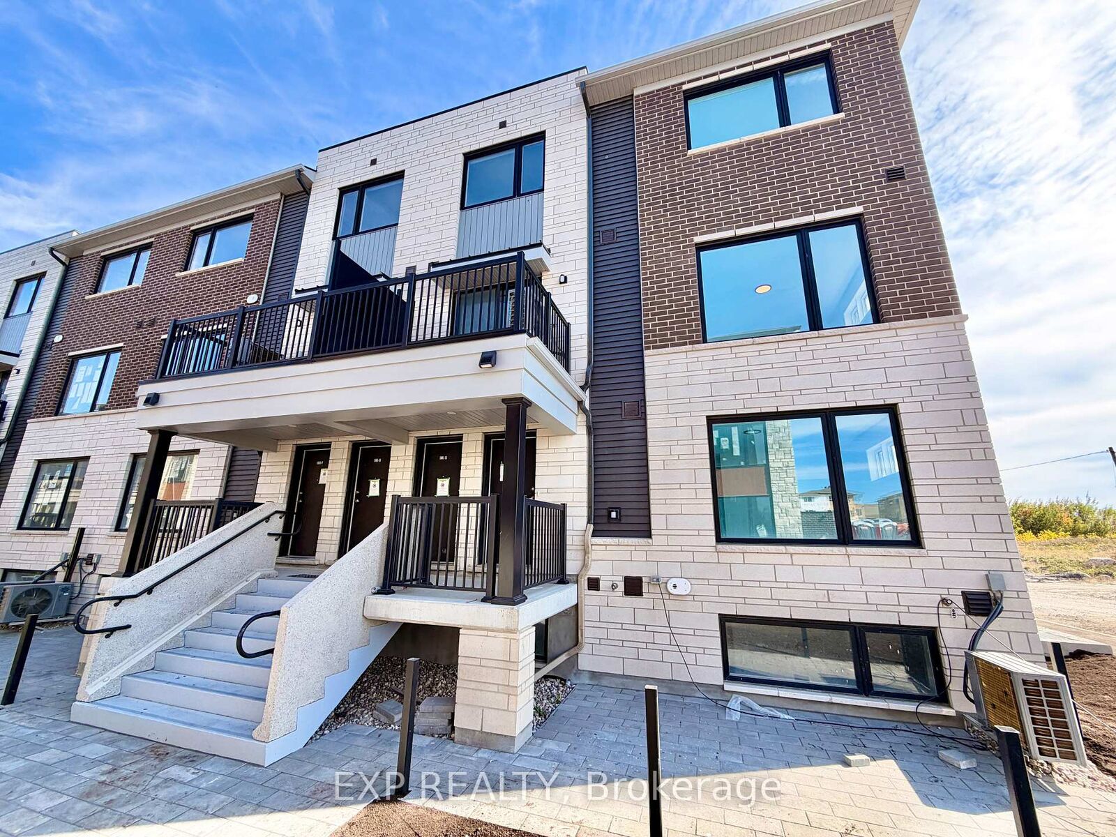Property Photo:  1001 Glenroy Gilbert Drive 12  ON K2J 7N9 