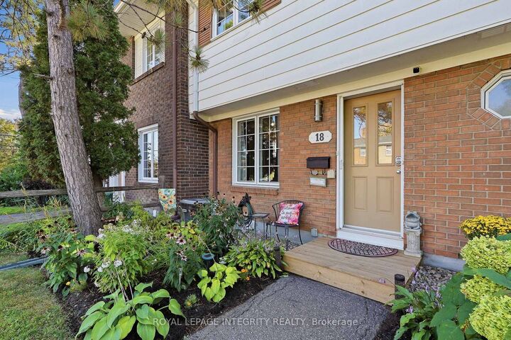Property Photo:  18 Greenbank Road S 18  ON K2H 5T9 