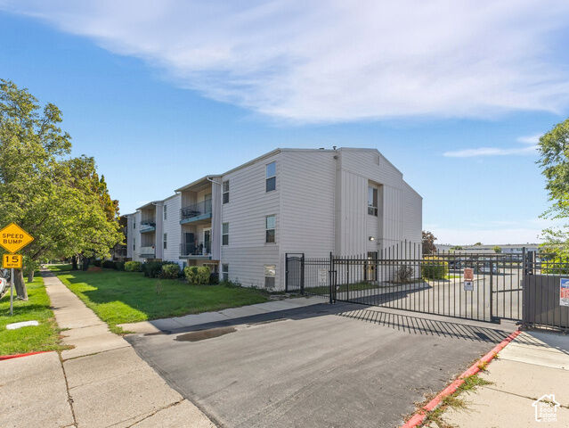 Property Photo: 1861 W 600 N A-6 UT 84116