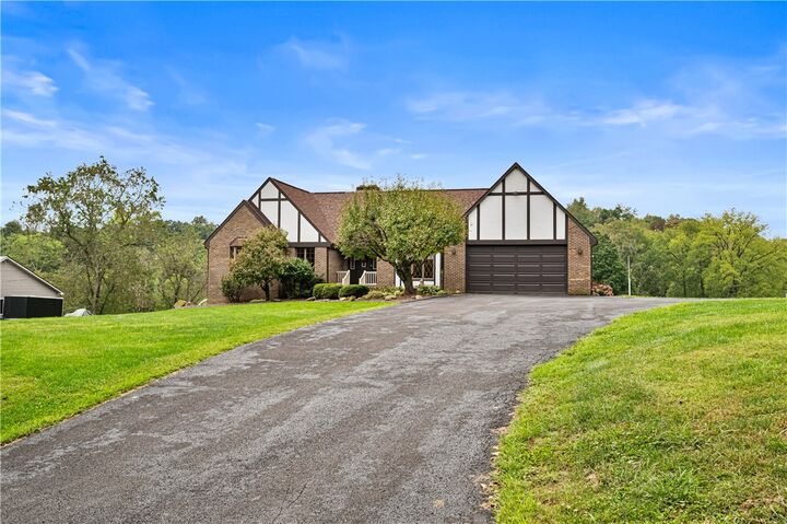 Property Photo:  435 Weddell Dr  PA 15012 