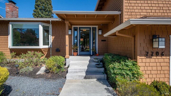 Property Photo:  2206 Oak Hill Drive  CA 95404 