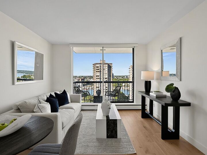 Property Photo: 1146 Harwood Street 1008 BC V6E 3V1