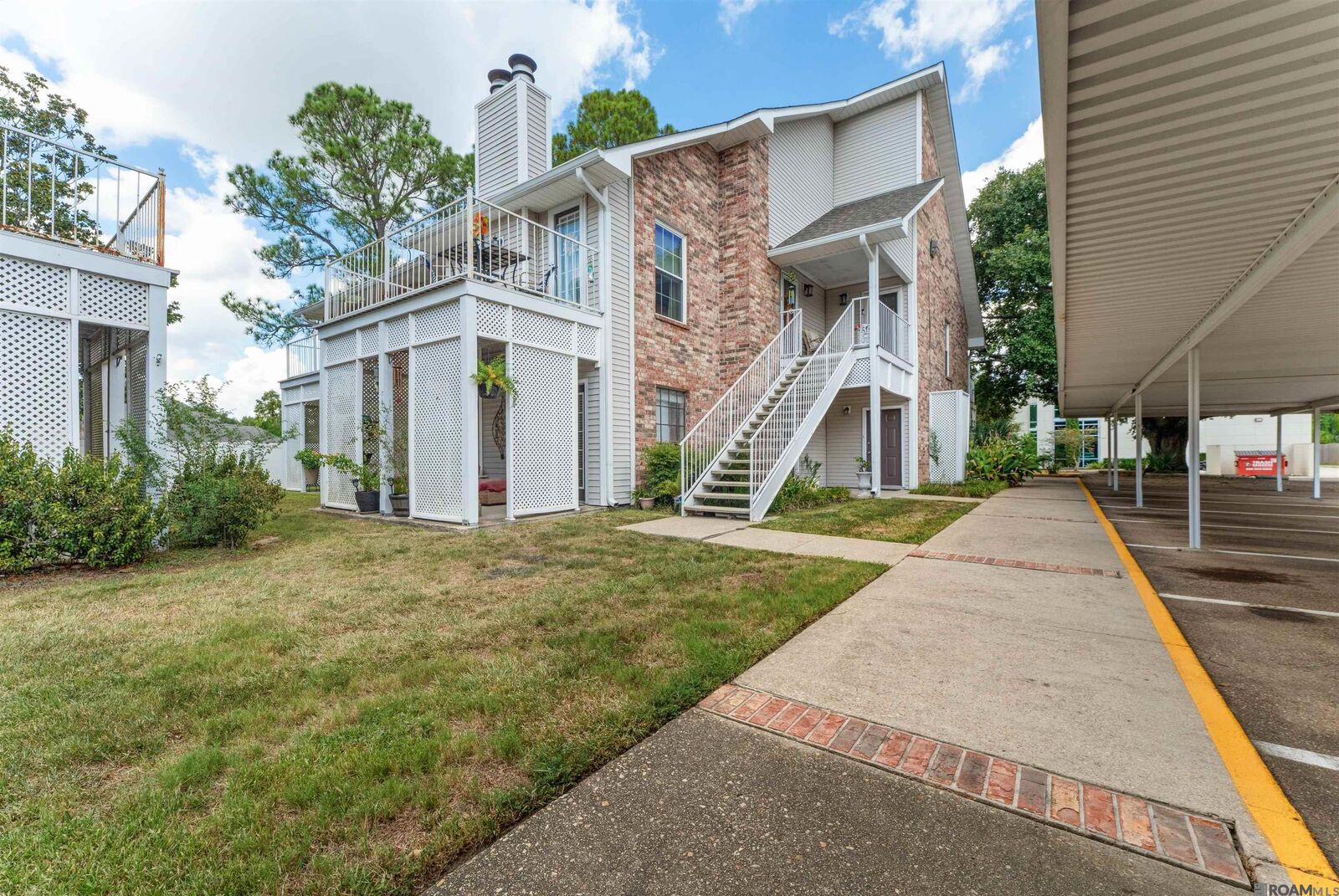 Property Photo: 8500 Bluebonnet Blvd LA 70810