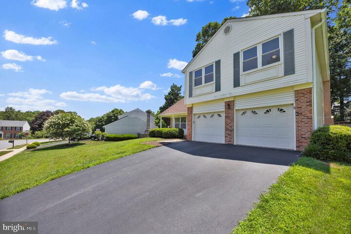 Property Photo: 203 Markwood Drive VA 20165