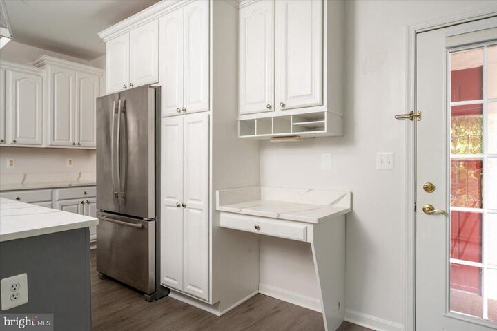 Property Photo:  921 Spinnaker Way 921  MD 20688 