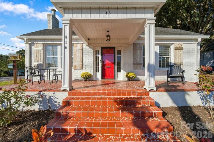 Property Photo: 416 Kentwood Street SW NC 28645