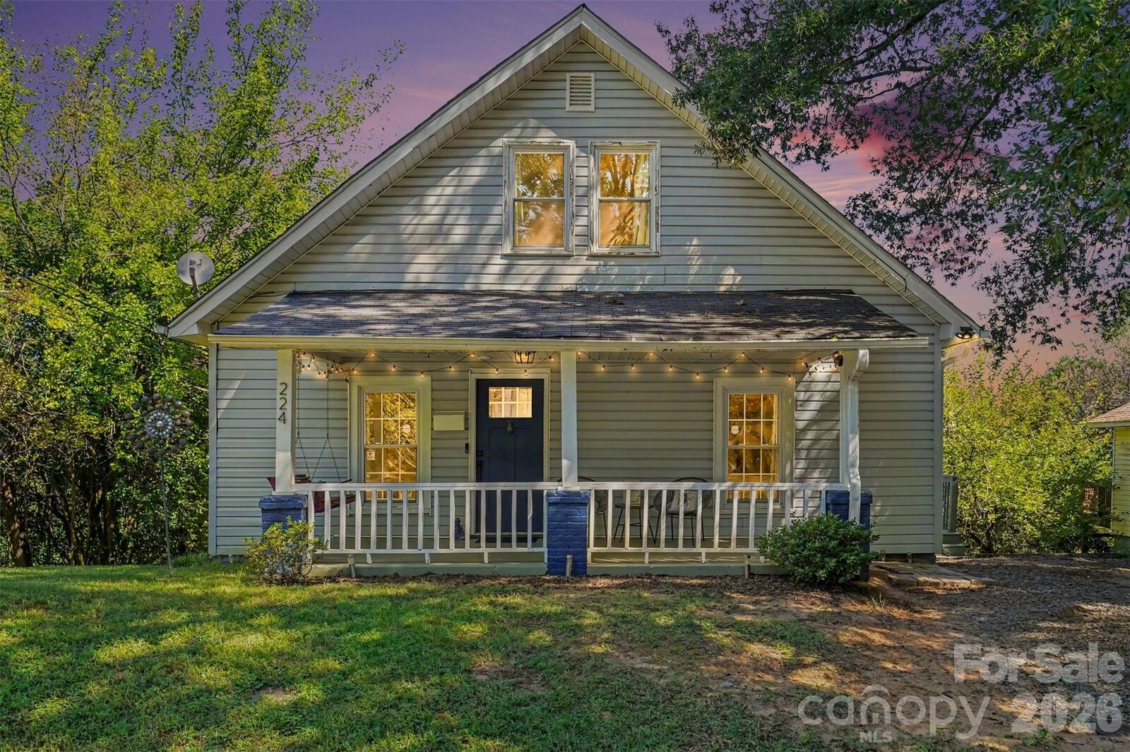 Property Photo: 224 E Catawba Avenue NC 28115