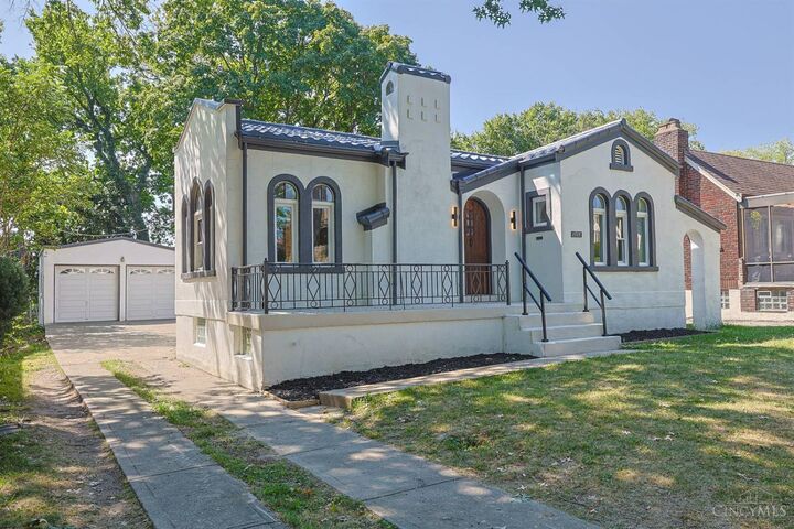 Property Photo:  1515 Kenova Avenue  OH 45237 