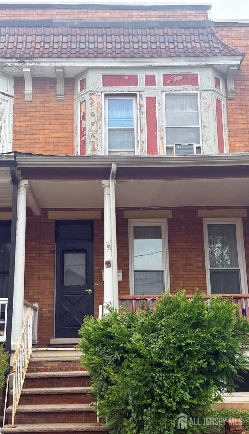 Property Photo:  1384 Bryant Street  NJ 07065 
