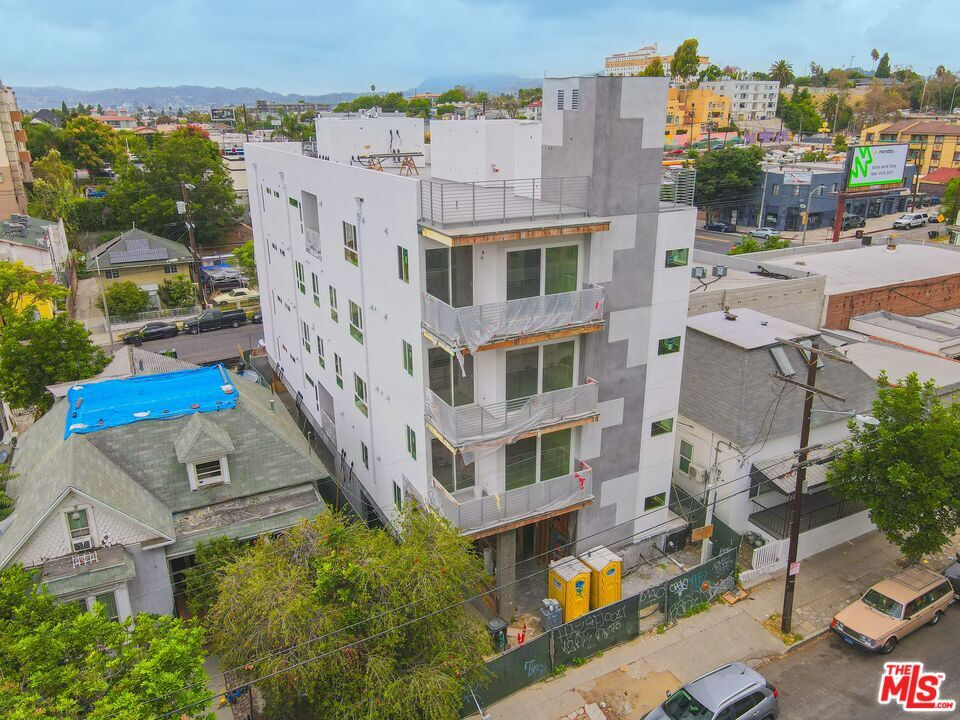 Property Photo: 320 N Mountain View Ave CA 90026