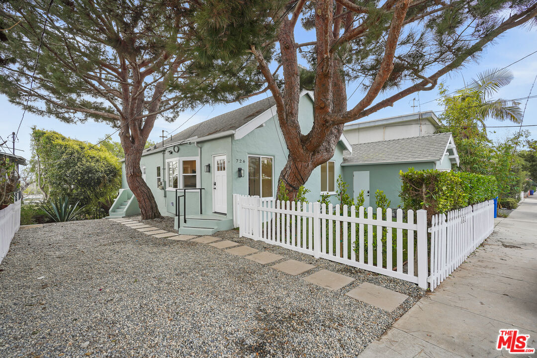 Property Photo: 726 Pier Ave, Unit B CA 90405