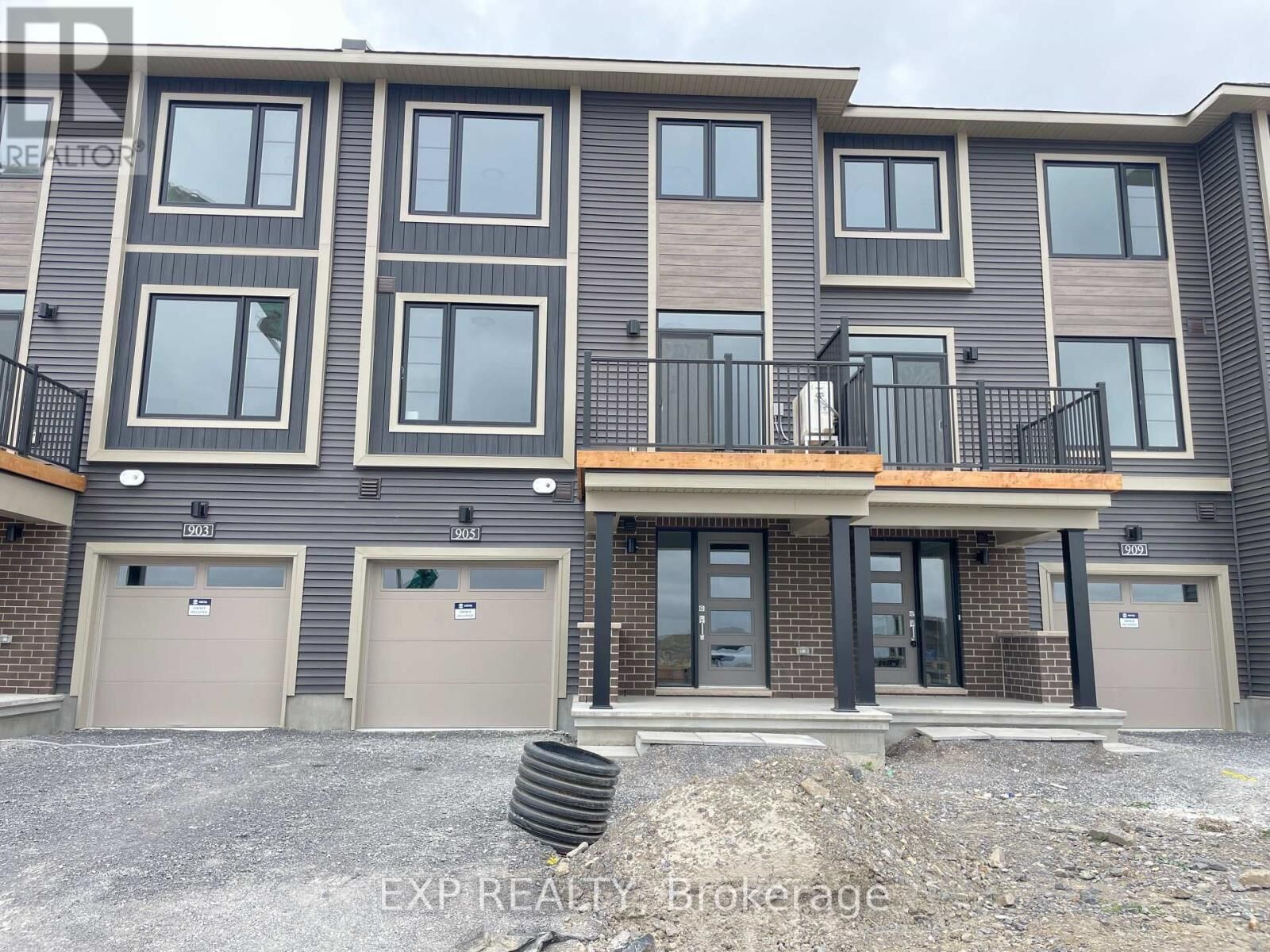 Property Photo:  905 Jack Dalgity Street  ON K0A 1A0 