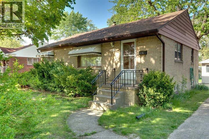 Property Photo:  3256 Dominion Boulevard  ON N9E 2N5 