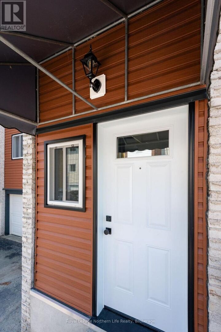 Property Photo:  850 Lakeshore Drive 8  ON P1A 2G8 