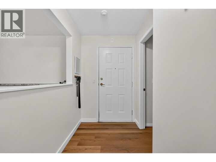 Property Photo: 920 Glenwood Avenue 208 BC V1Y 9P2