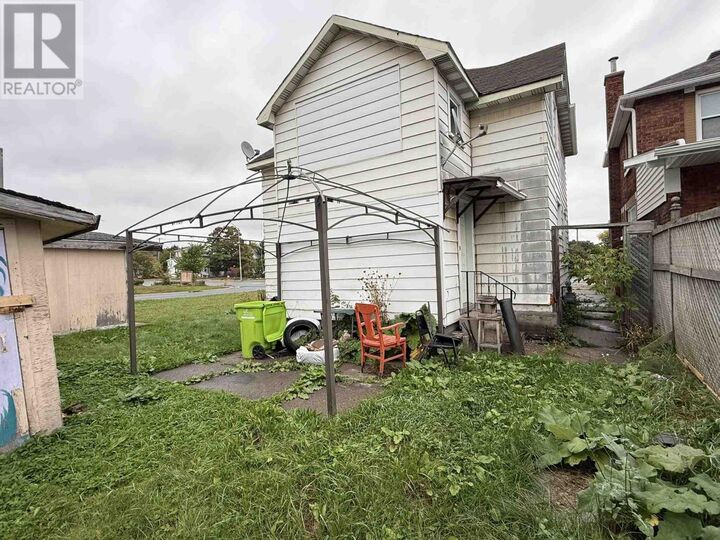 Property Photo:  169 Huron St  ON P6A 1R2 