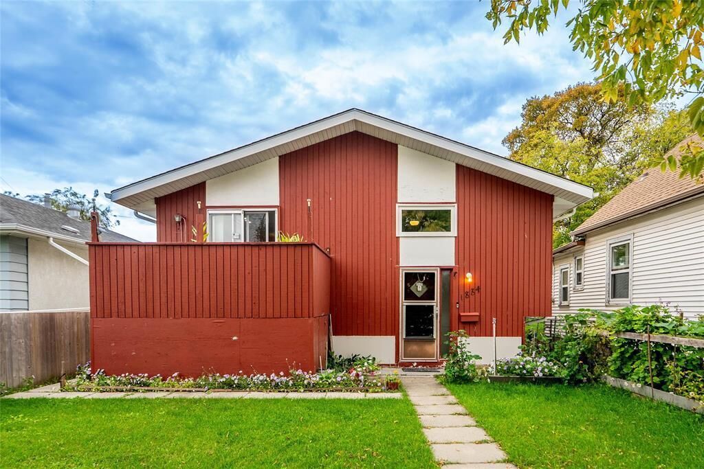 Property Photo: 1884 Ross Avenue West MB R2R 0E6