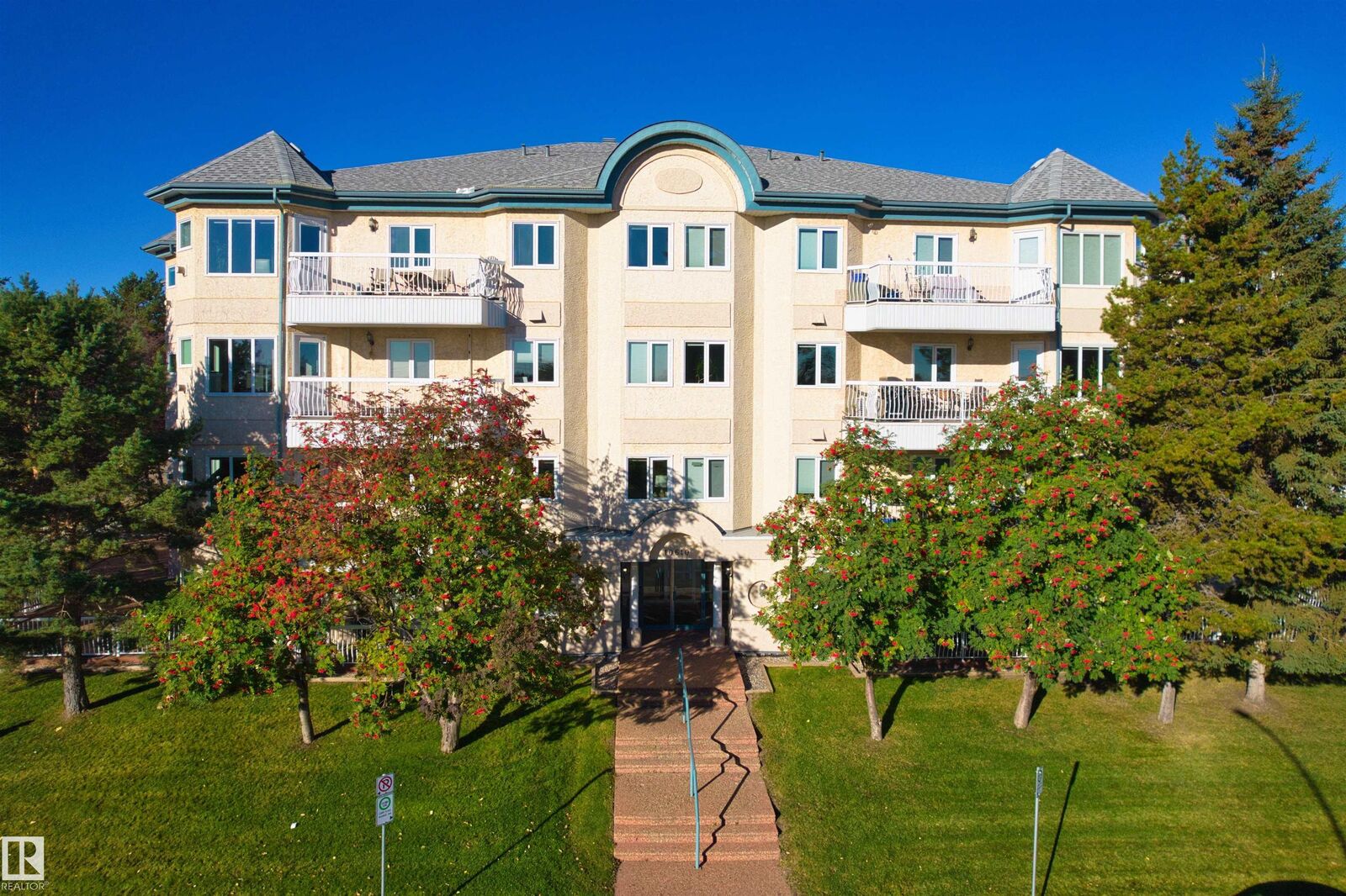 Property Photo:  10610 76 Street NW 408  AB T6A 3Y9 