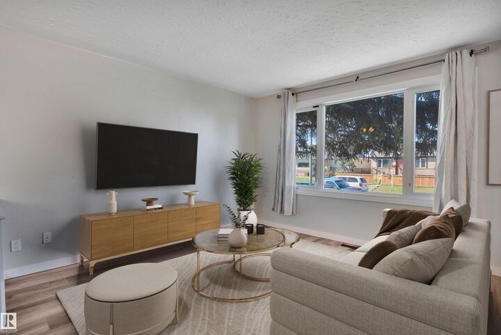 Property Photo:  13339 131 Street NW  AB T5L 1N8 