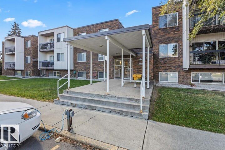 Property Photo: 11465 41 Avenue NW 301 AB T6J 0T9