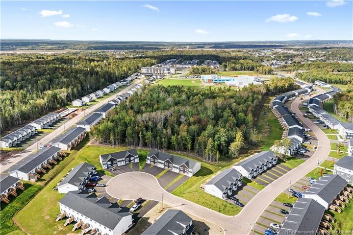 Property Photo:  33 Cedric Court  NB E1K 0A5 