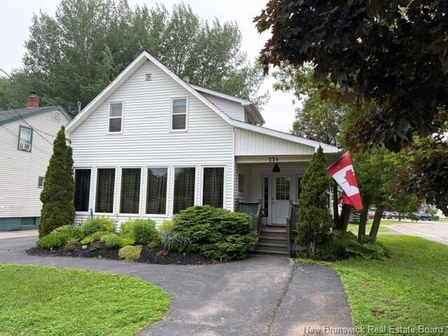 Property Photo:  220 Maple Avenue  NB E4E 2N2 