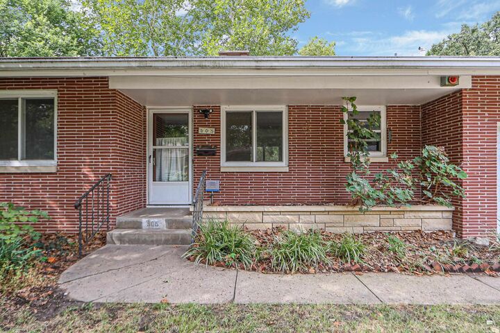 Property Photo: 505 Oakdale Drive KS 66502