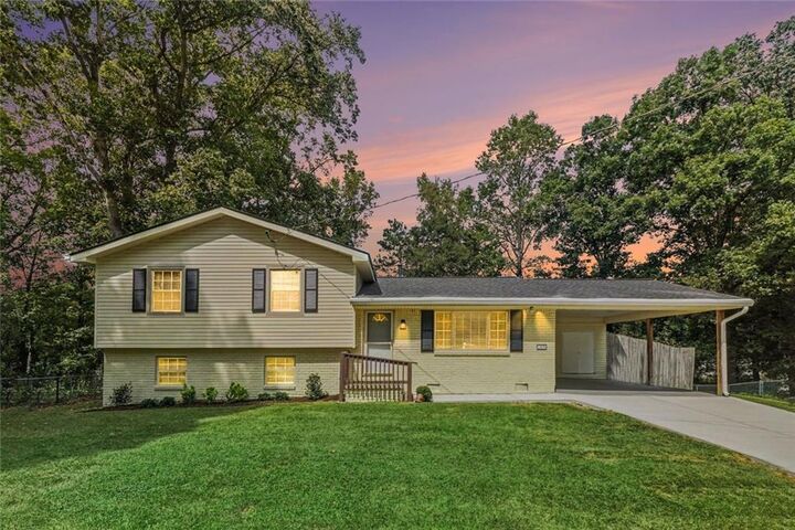 Property Photo:  1229 Deleon Court  GA 30021 