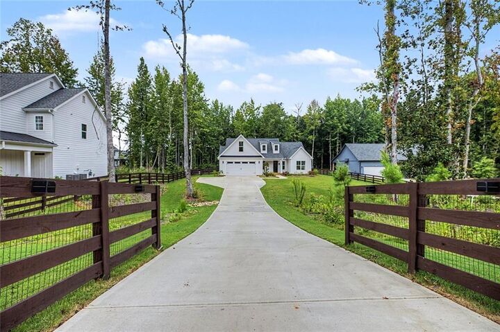Property Photo:  276 Park Avenue  GA 30188 
