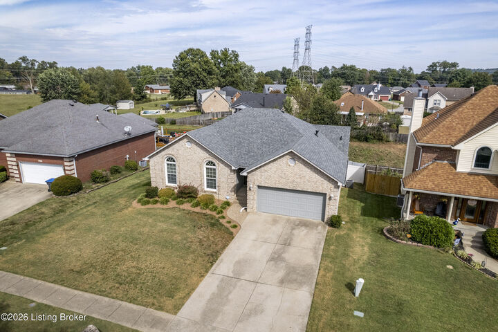 Property Photo:  5114 Hunters Point Cir  KY 40216 
