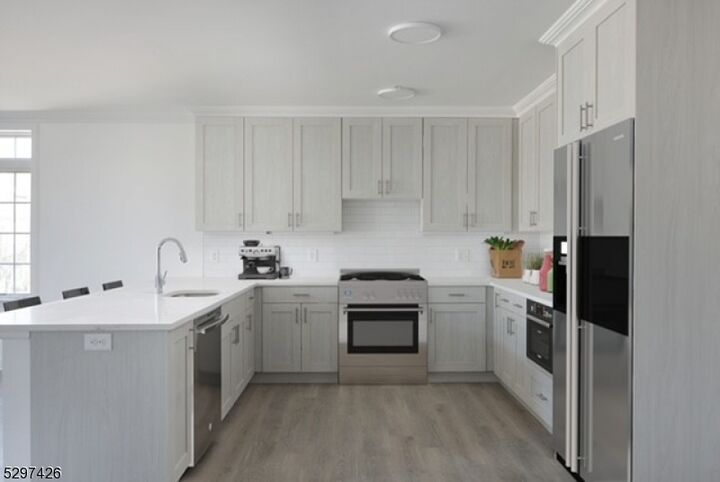 Property Photo: 500 Central Ave, Unit 303 NJ 07090