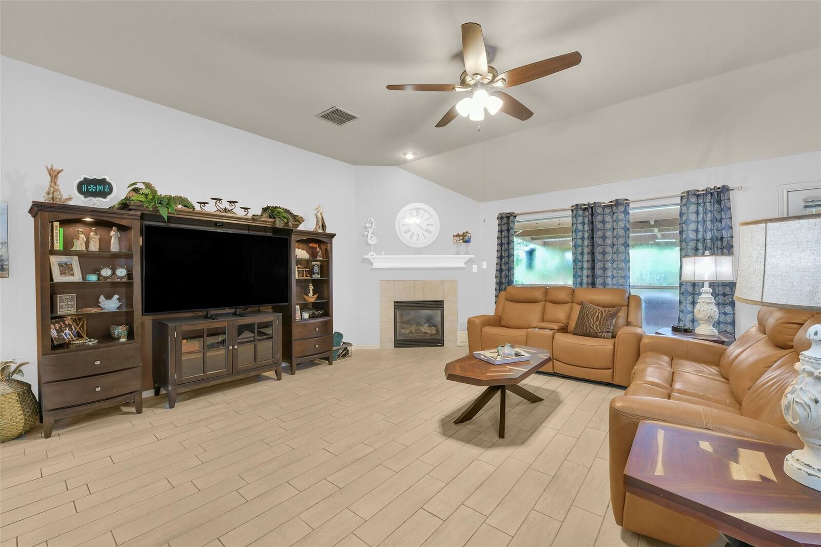Property Photo: 203 Green Isle Avenue TX 77539