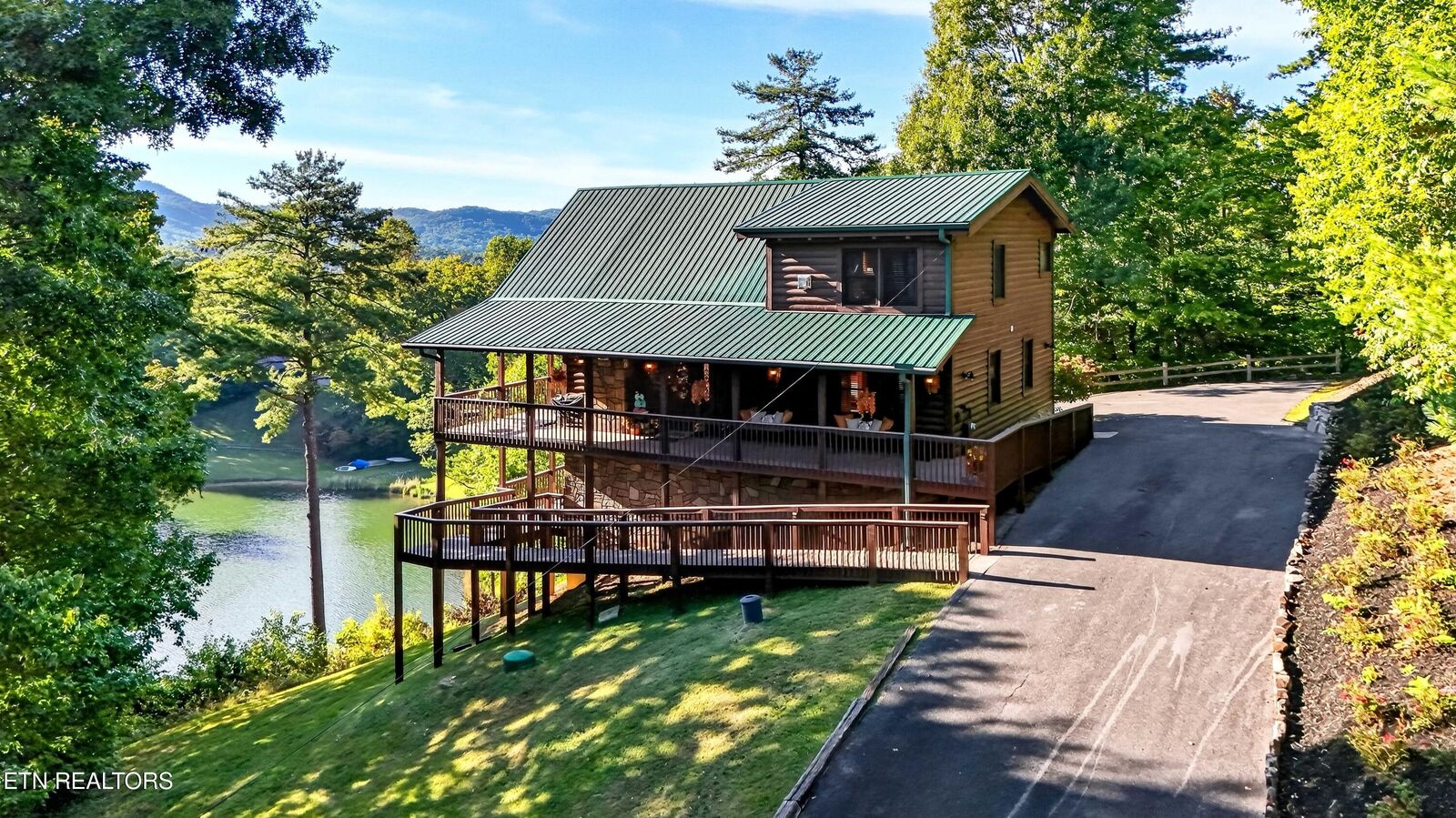 Property Photo: 3702 Marian Lake Way TN 37862