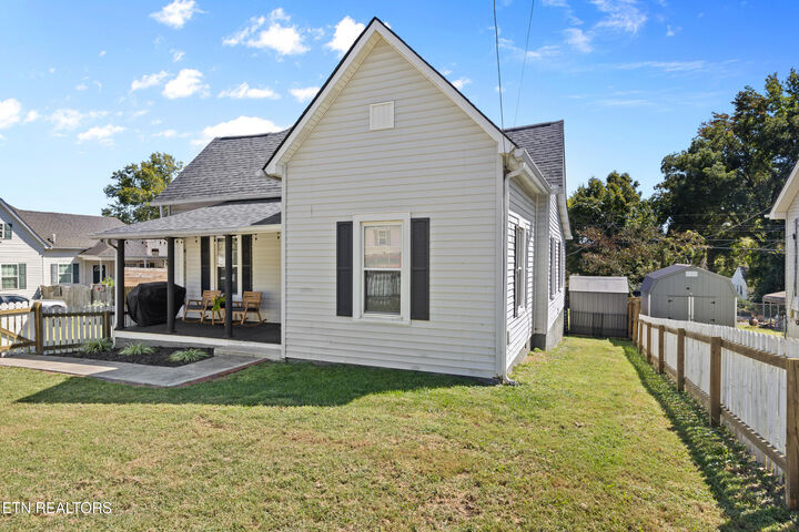 Property Photo:  426 Hiawassee Ave  TN 37917 