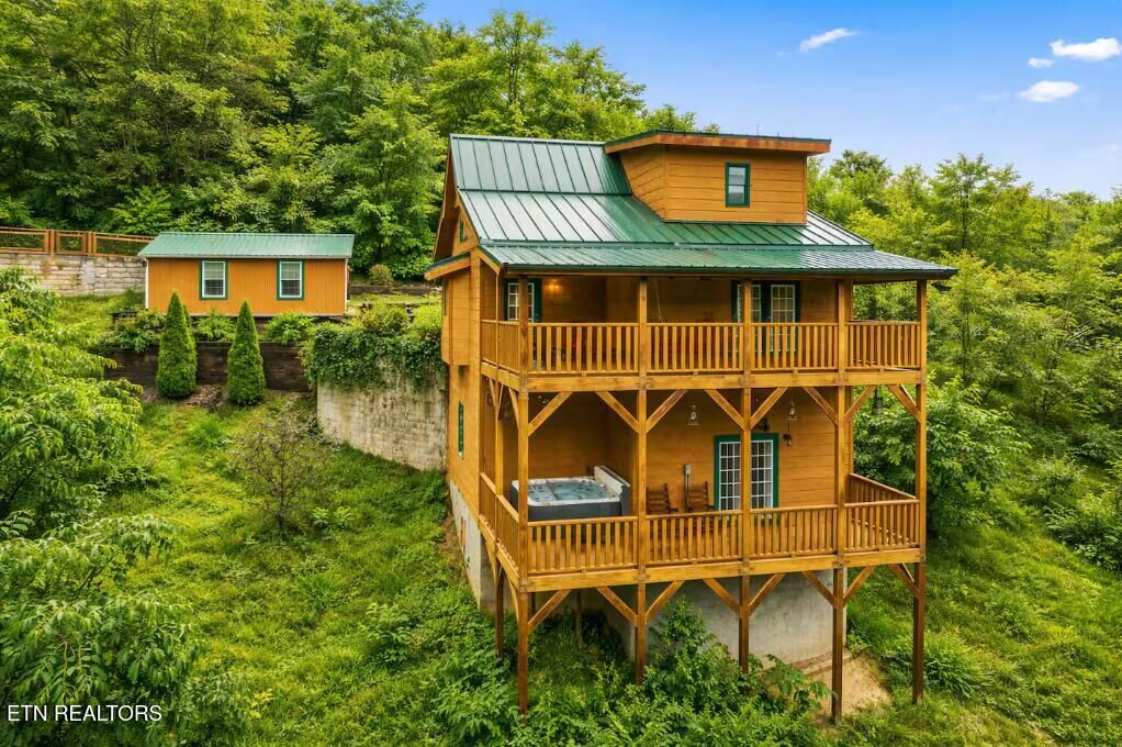 Property Photo: 517 Hideaway Ridge Circle TN 37862