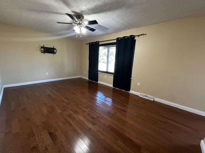 Property Photo: 411 Boat Dock Road KY 42501