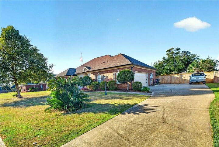 Property Photo: 9611 Silverwood Drive AL 36532