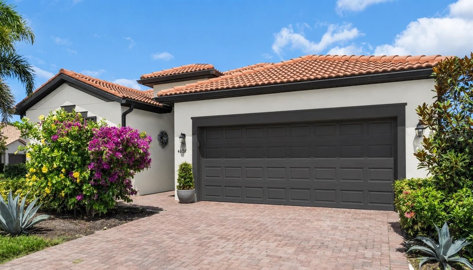 Property Photo:  4602 Royal Dornoch Circle  FL 34211 