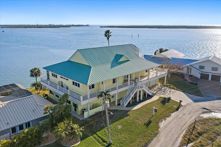 Property Photo:  1905 Mississippi Avenue  FL 34224 